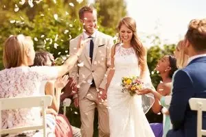 4 Must Wedding Etiquette's to Follow. Mobile Image